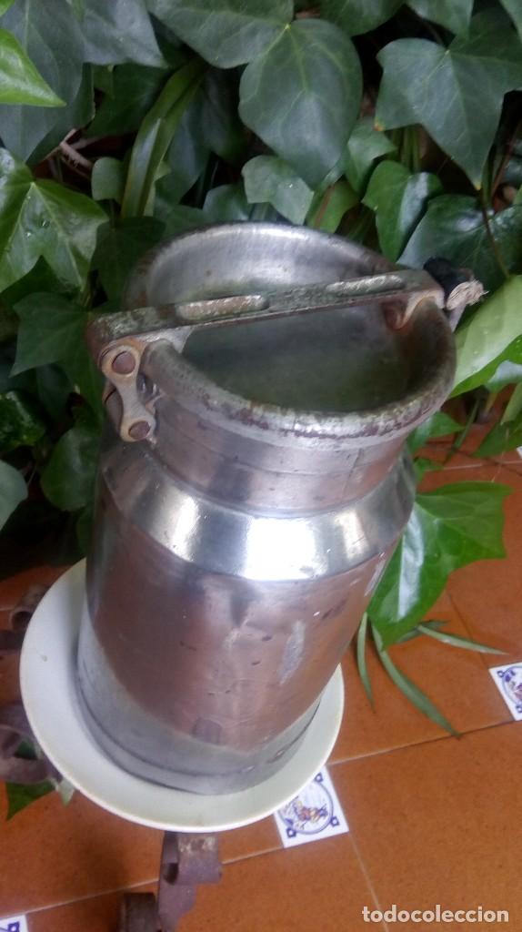 Antig&uuml;edades: c&aacute;ntara de leche lechera - Foto 2