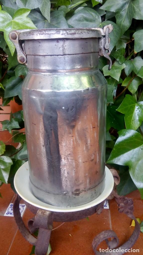 Antig&uuml;edades: c&aacute;ntara de leche lechera - Foto 3