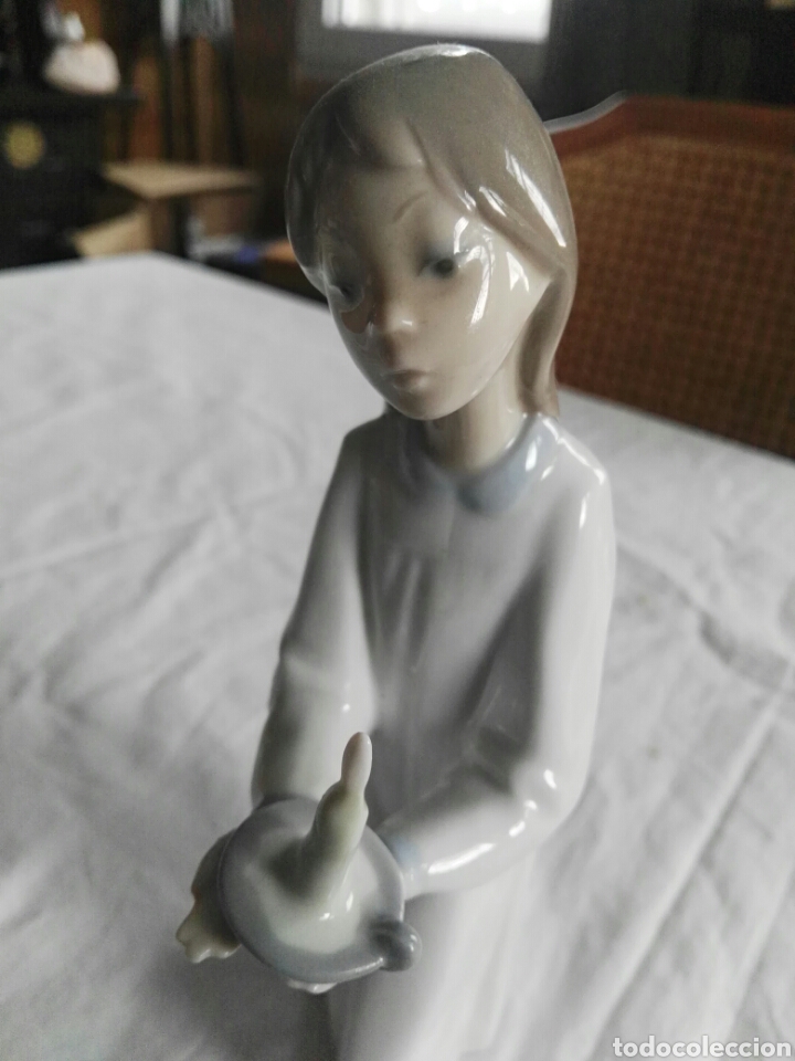 Antig&uuml;edades: Figura lladro ni&ntilde;a con espelmatorio - Foto 3