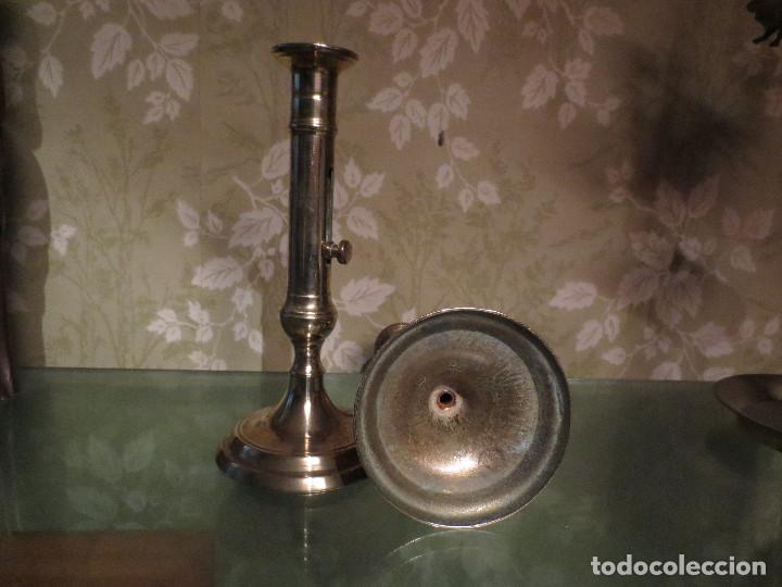 Antig&uuml;edades: Pareja de Candelabros en metal - Foto 2