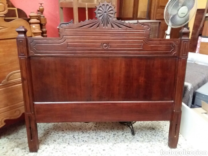 Antig&uuml;edades: Cama antigua de madera - Foto 2