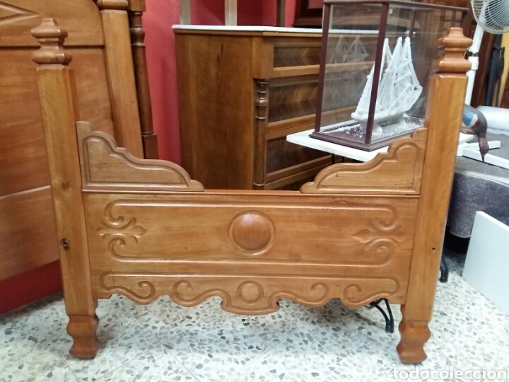 Antig&uuml;edades: Cama r&uacute;stica antigua - Foto 3