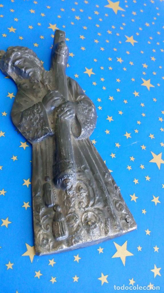 Antig&uuml;edades: Chapa del Cristo del Gran Poder - Foto 4