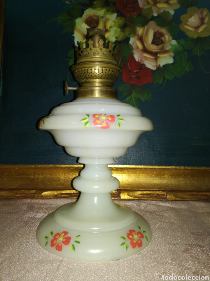 Antig&uuml;edades: Antiguo quinqu&eacute; de opalina - Foto 2