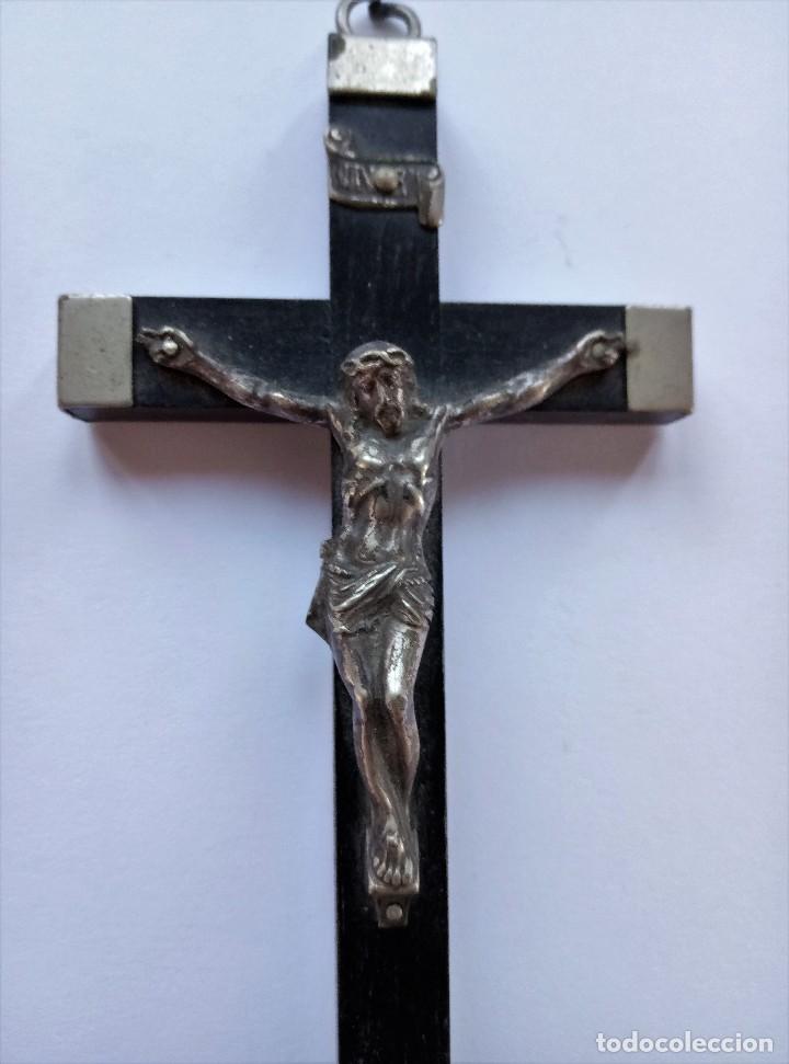 Antig&uuml;edades: Cruz en negro y metal - Foto 2