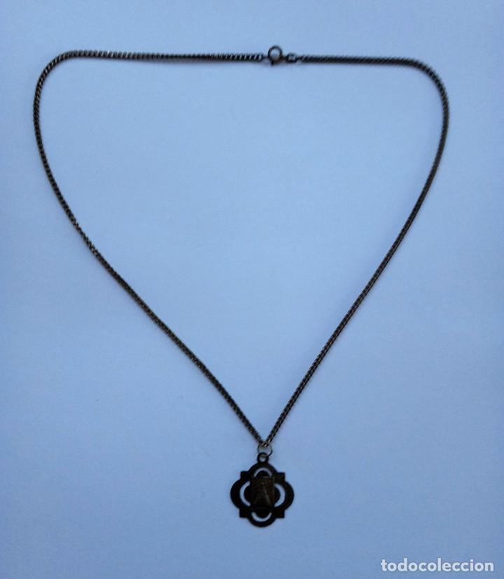 Antig&uuml;edades: Medalla Virgen de Montserrat con cadena. - Foto 1