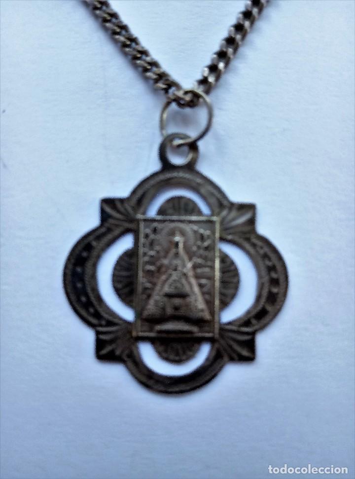 Antig&uuml;edades: Medalla Virgen de Montserrat con cadena. - Foto 2