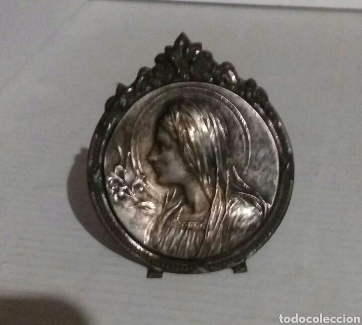 Antig&uuml;edades: Medalla medallon sobremesa Virgen - Foto 1