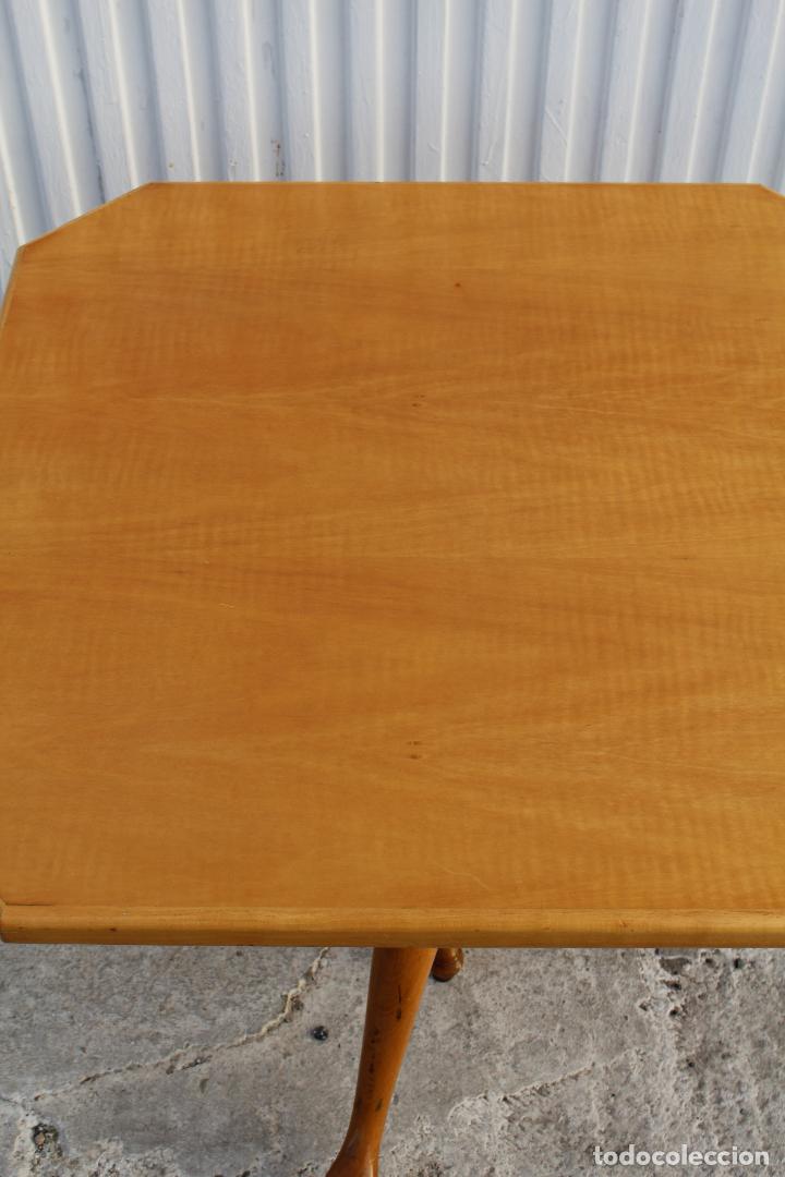 Antig&uuml;edades: MESA velador cuadrada - Foto 5