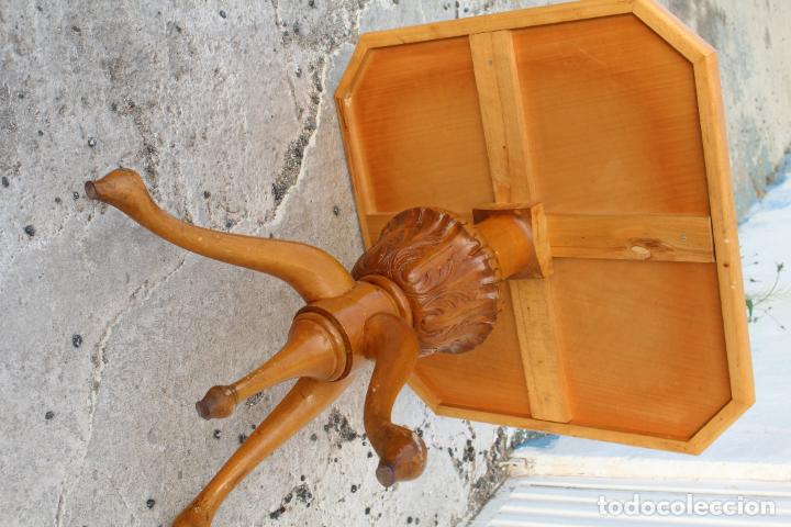 Antig&uuml;edades: MESA velador cuadrada - Foto 8