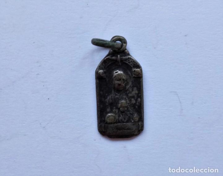 Antig&uuml;edades: Medalla Virgen de Montserrat - Foto 1
