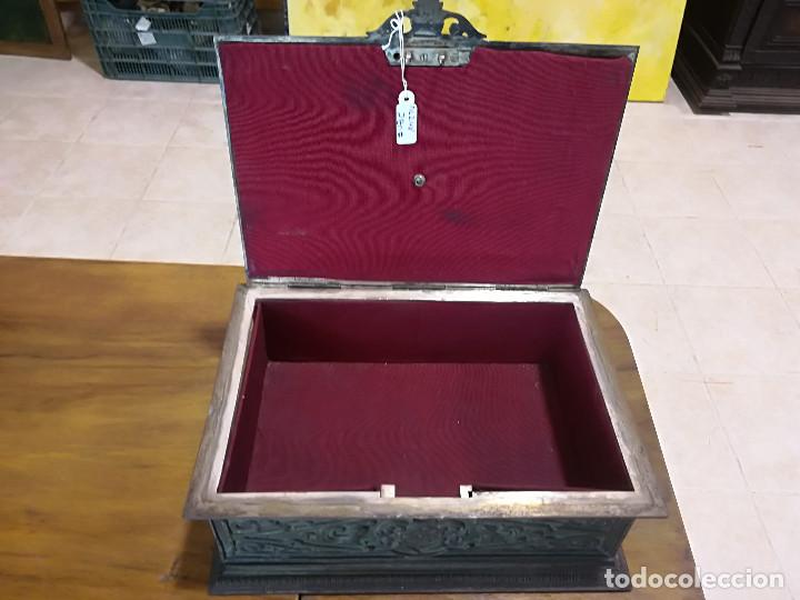 Antig&uuml;edades: CAJA DE BRONCE DEL SIGLO XIX - Foto 3