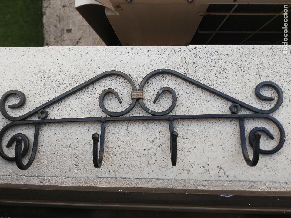 Antig&uuml;edades: percha hierro forja nueva - Foto 1