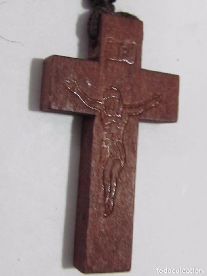 Antig&uuml;edades: ROSARIO DE MADERA CON BONITOS ESMALTES (65 cm.) - Foto 2