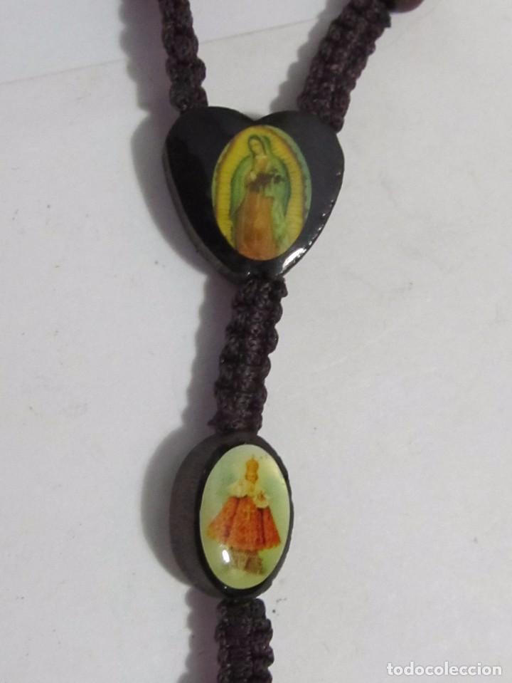 Antig&uuml;edades: ROSARIO DE MADERA CON BONITOS ESMALTES (65 cm.) - Foto 4