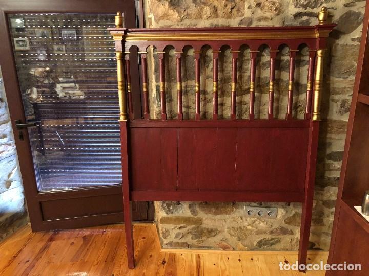 Antig&uuml;edades: Cabecero de madera muy antiguo. - Foto 3