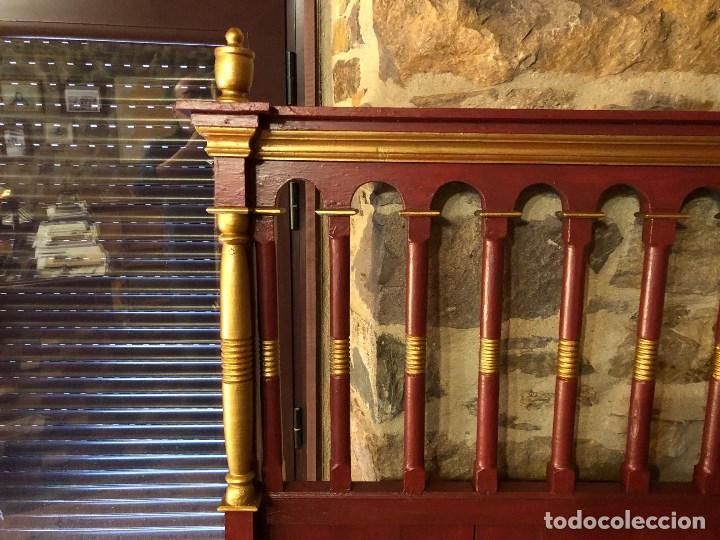 Antig&uuml;edades: Cabecero de madera muy antiguo. - Foto 5
