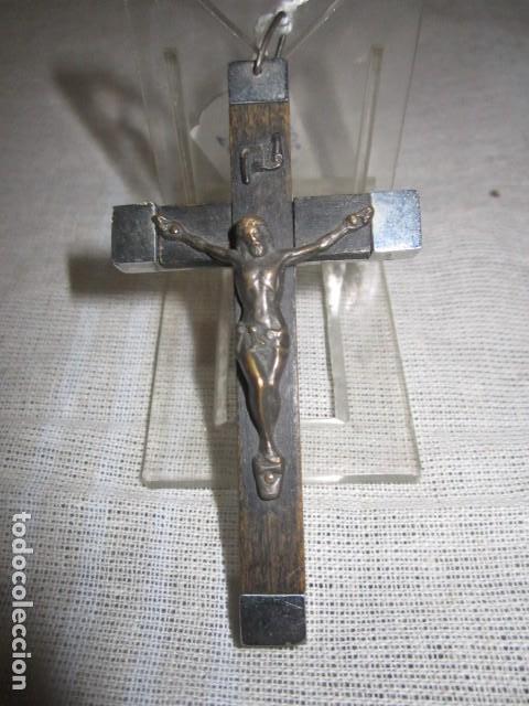 Antig&uuml;edades: Crucifijo para cadena o cord&oacute;n. 7,5 x 4 cms. - Foto 1