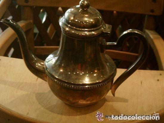 Antig&uuml;edades: CAFETERA EN METAL PLATEADO ANTIGUA - Foto 2