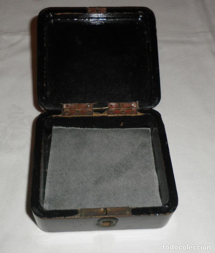 Antig&uuml;edades: caja madera lacada antigua - Foto 2