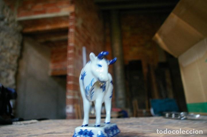 Antig&uuml;edades: vaca de porcelana delfts blue - Foto 2