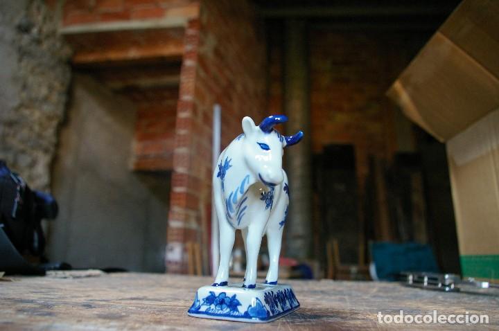 Antig&uuml;edades: vaca de porcelana delfts blue - Foto 3