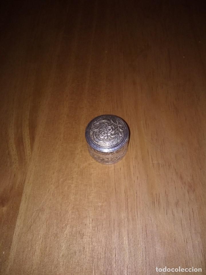 Antig&uuml;edades: Bonito pastillero antiguo - Foto 1