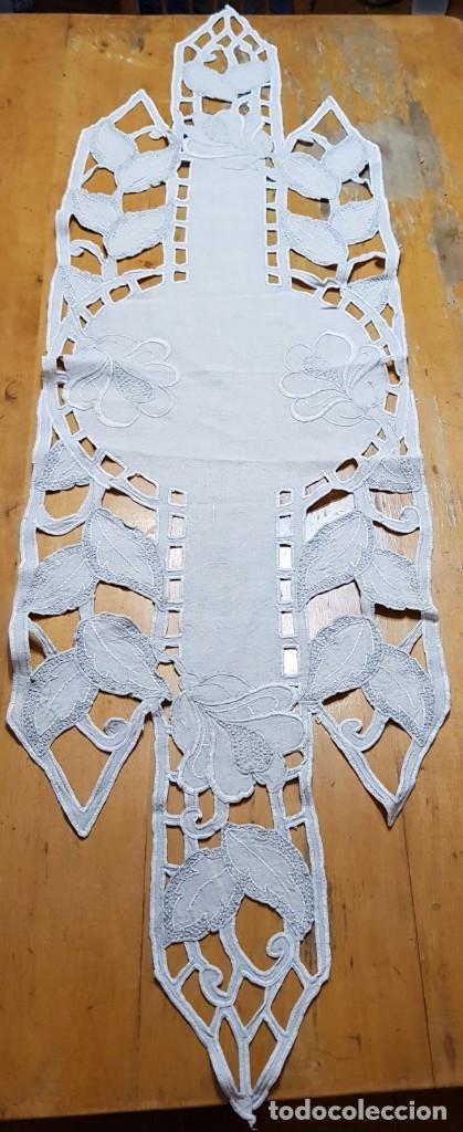 Oggetti Antichi: Camino de mesa antiguo hilo bordado a mano richelieau.