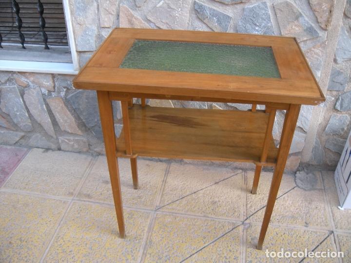 Antig&uuml;edades: MESA AUXILIAR MODERN&Iacute;STA - Foto 1