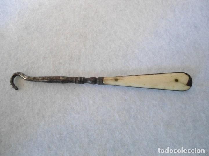 Antig&uuml;edades: ANTIGUO GANCHO PARA AJUSTE DE CORDONES - Foto 1