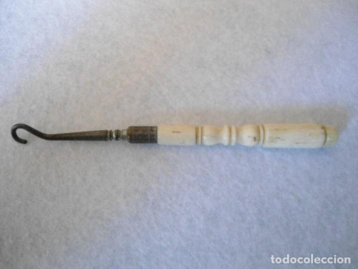 Antig&uuml;edades: ANTIGUO GANCHO PARA AJUSTE DE CORDONES - Foto 1