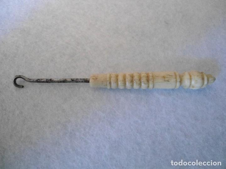 Antig&uuml;edades: ANTIGUO GANCHO PARA AJUSTE DE CORDONES - Foto 1
