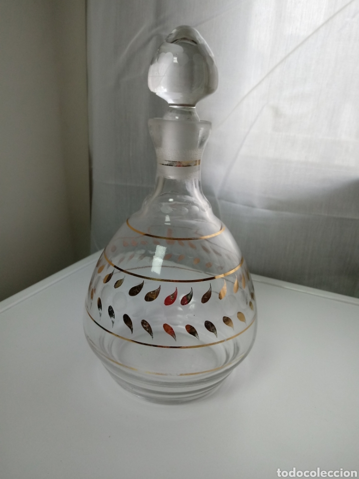 Antig&uuml;edades: Botella de cristal antigua tallada - Foto 1