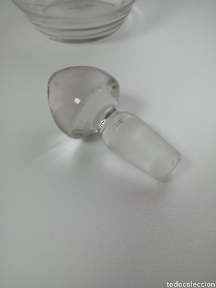 Antig&uuml;edades: Botella de cristal antigua tallada - Foto 2