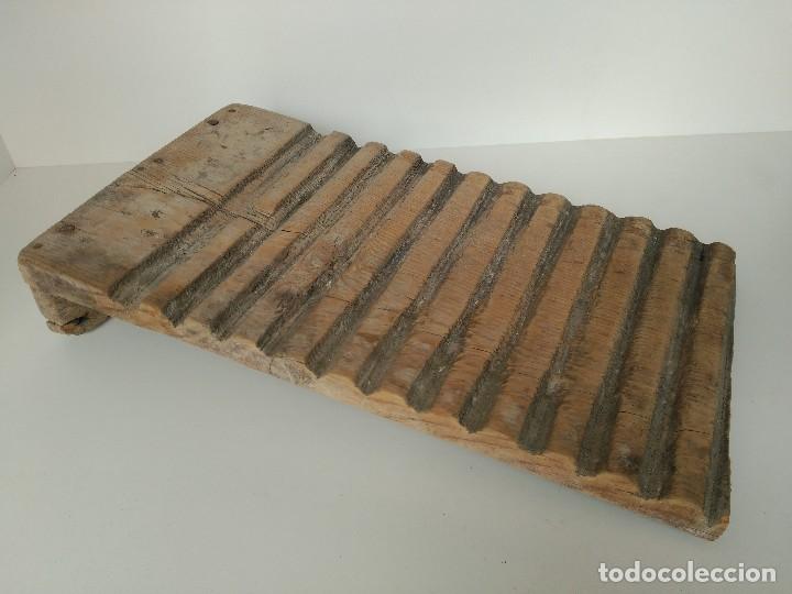 Antig&uuml;edades: Tabla de lavar antigua - Foto 1