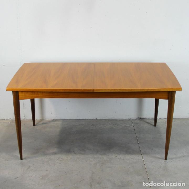 Antig&uuml;edades: Mesa n&oacute;rdica de los a&ntilde;os 50. - Foto 2