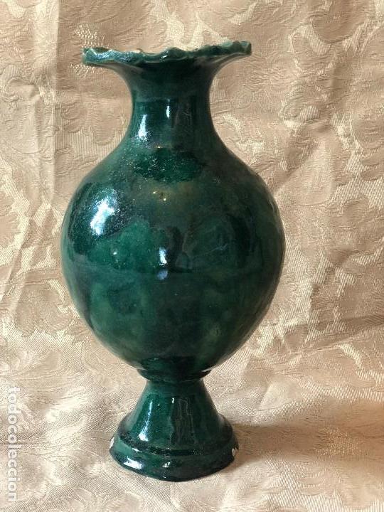 Antig&uuml;edades: JARRON O FLORERO VIDRIADO VERDE - Foto 2