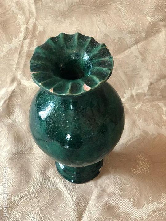 Antig&uuml;edades: JARRON O FLORERO VIDRIADO VERDE - Foto 3