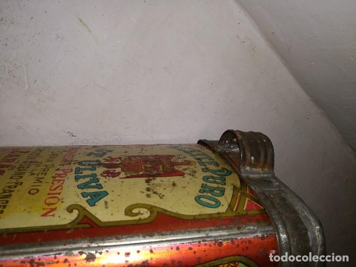 Antig&uuml;edades: Lata de aceite Carbonel - Foto 3