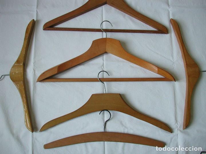 Antig&uuml;edades: PERCHAS DE MADERA MACIZA - Foto 2