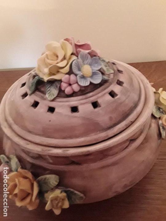 Antig&uuml;edades: Soperas de porcelana con flores - Foto 2