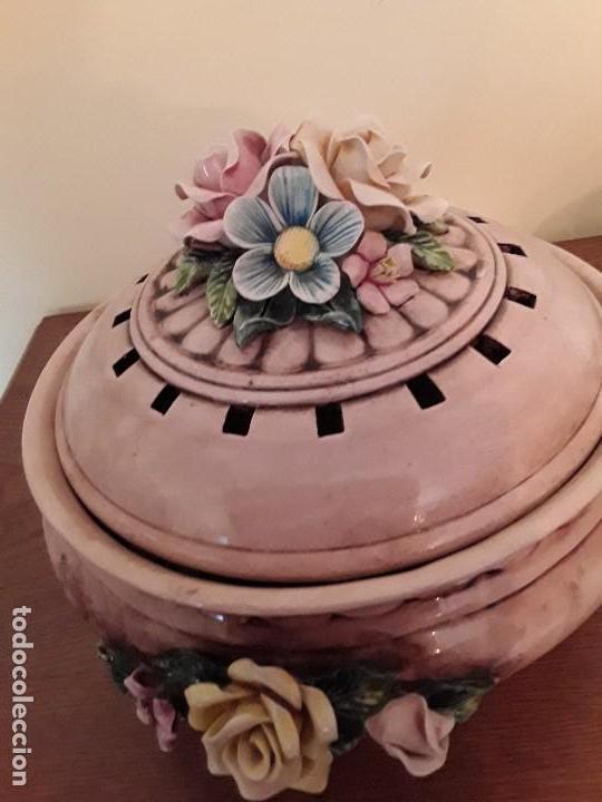 Antig&uuml;edades: Soperas de porcelana con flores - Foto 1