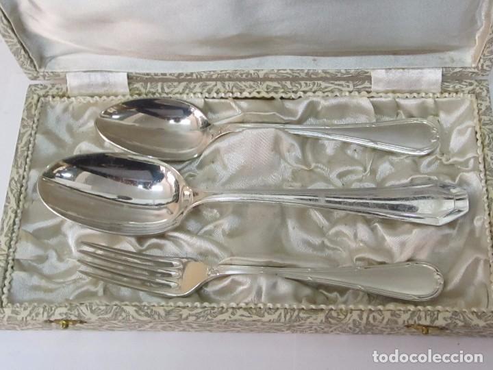 Antiquit&eacute;s: TENEDOR Y DOS CUCHARAS DE ALPACA PLATEADA, EN SU ESTUCHE