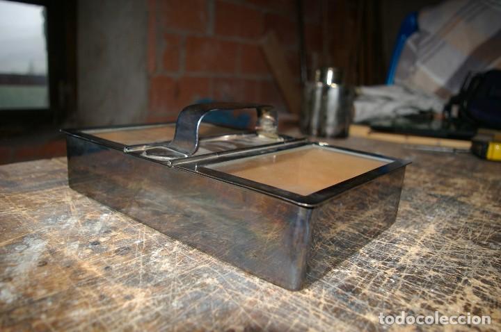 Antig&uuml;edades: Cajita de madera y metal - Foto 2