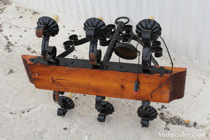 Antig&uuml;edades: lampara de techo rustica en madera y hierro de forja - Foto 2