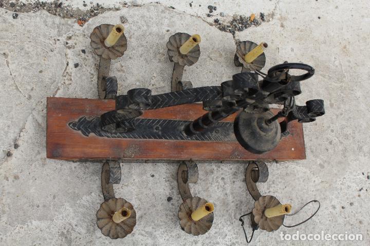 Antig&uuml;edades: lampara de techo rustica en madera y hierro de forja - Foto 5