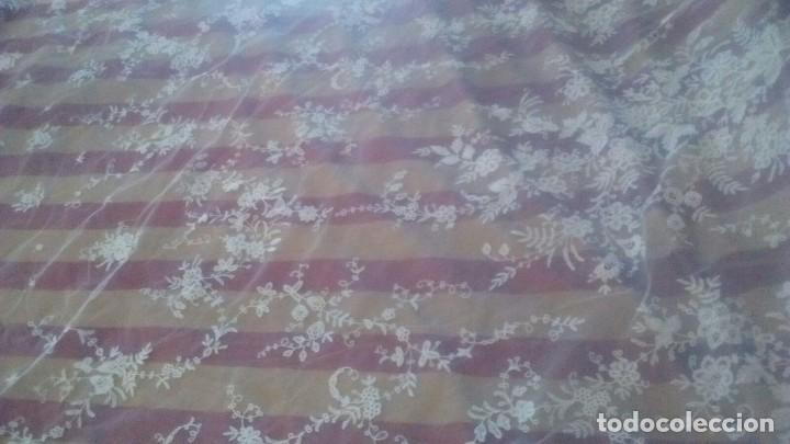 Antig&uuml;edades: velo mantilla de encaje de brusela - Foto 3