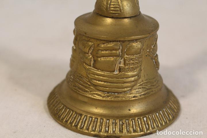 Antig&uuml;edades: campanilla, campana de mano en bronce - Foto 2