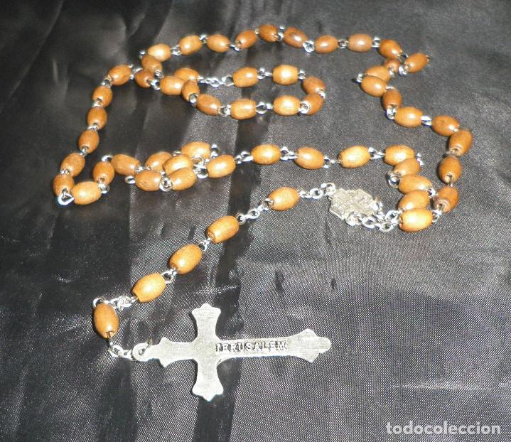 Antig&uuml;edades: rosario de madera traido de jerusalem - Foto 3
