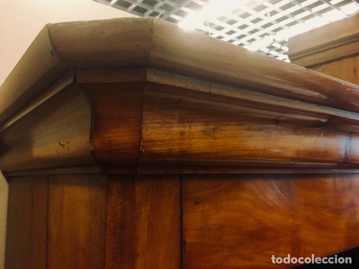 Antig&uuml;edades: Vitrina de cerezo de finales del siglo XIX - Foto 3